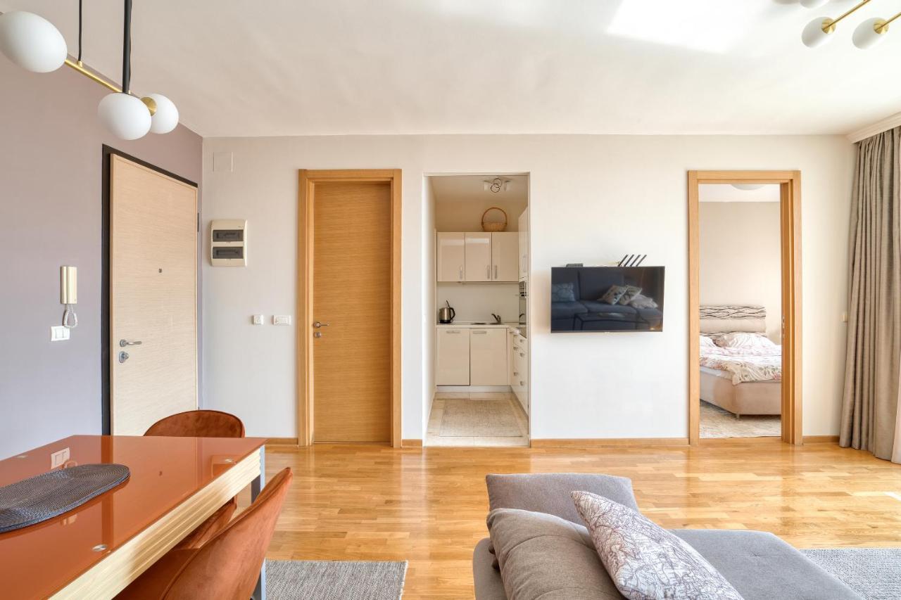 Sea View Apartments In Budua Esterno foto